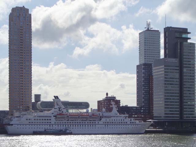 Cruiseschip ms Astor van Global Maritime Group aan de Cruise Terminal Rotterdam